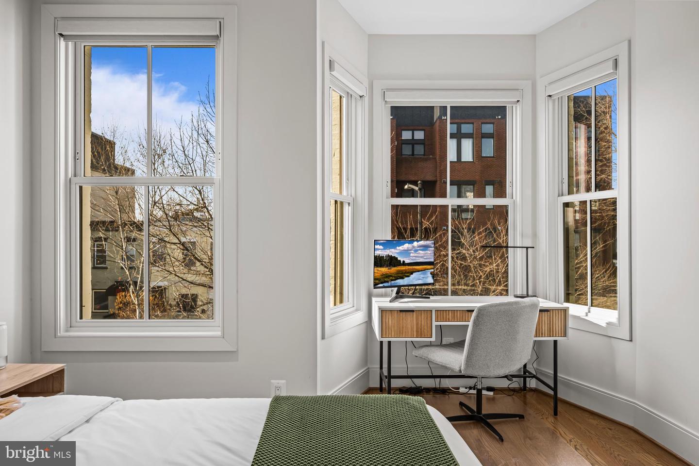 270 15TH ST SE #301, WASHINGTON, District Of Columbia 20003, 2 Bedrooms Bedrooms, ,2 BathroomsBathrooms,Residential,For sale,270 15TH ST SE #301,DCDC2239468 MLS # DCDC2239468