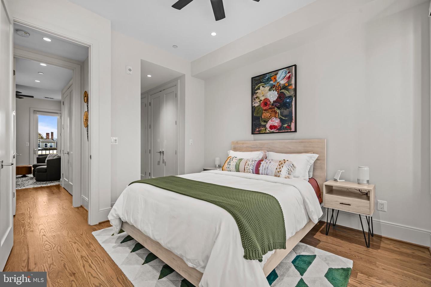 270 15TH ST SE #301, WASHINGTON, District Of Columbia 20003, 2 Bedrooms Bedrooms, ,2 BathroomsBathrooms,Residential,For sale,270 15TH ST SE #301,DCDC2239468 MLS # DCDC2239468