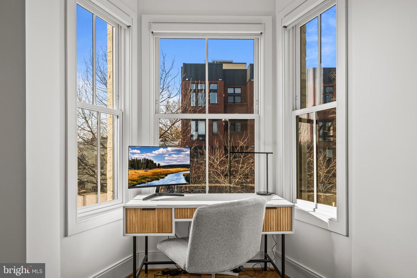 270 15TH ST SE #301, WASHINGTON, District Of Columbia 20003, 2 Bedrooms Bedrooms, ,2 BathroomsBathrooms,Residential,For sale,270 15TH ST SE #301,DCDC2239468 MLS # DCDC2239468