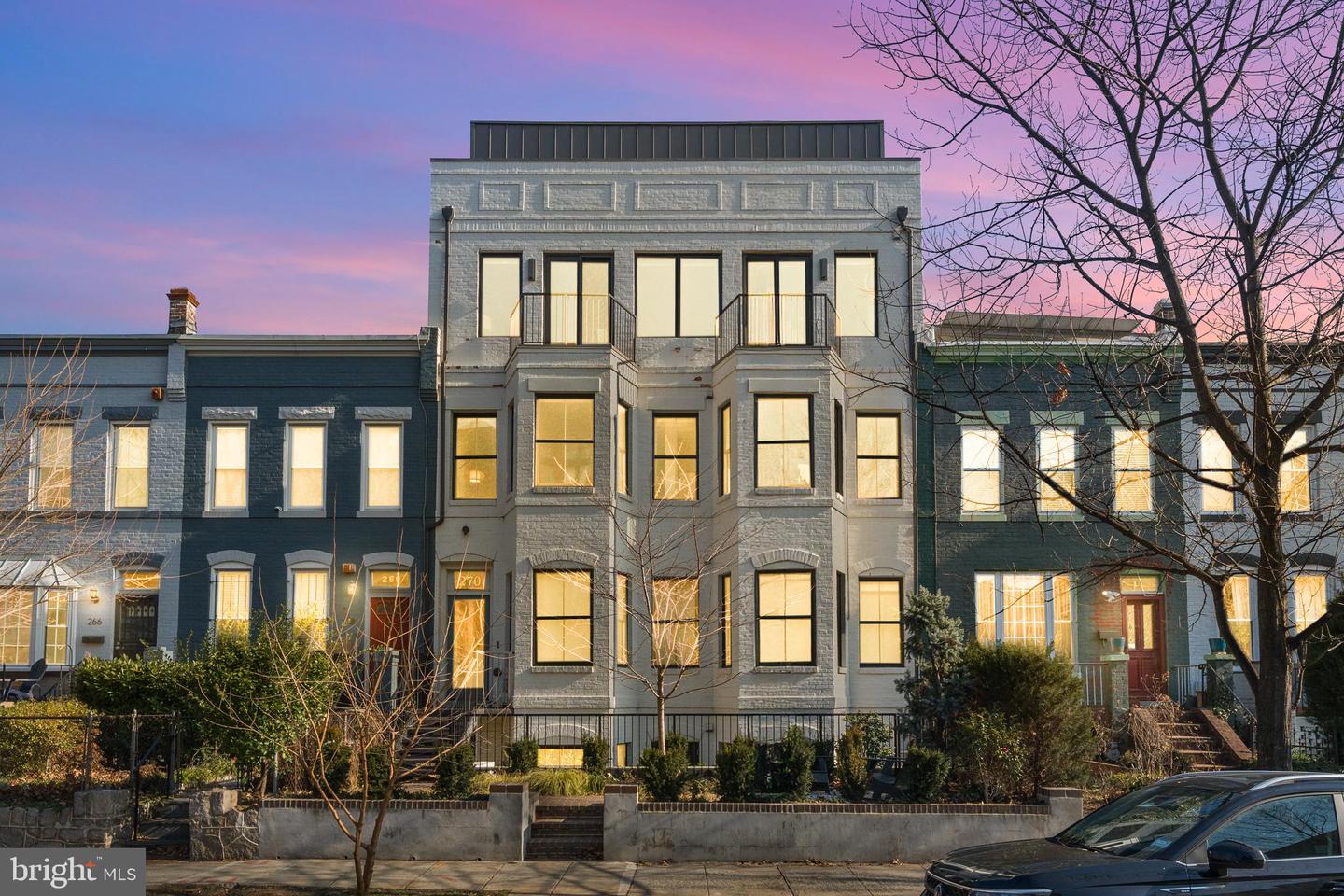 270 15TH ST SE #301, WASHINGTON, District Of Columbia 20003, 2 Bedrooms Bedrooms, ,2 BathroomsBathrooms,Residential,For sale,270 15TH ST SE #301,DCDC2239468 MLS # DCDC2239468