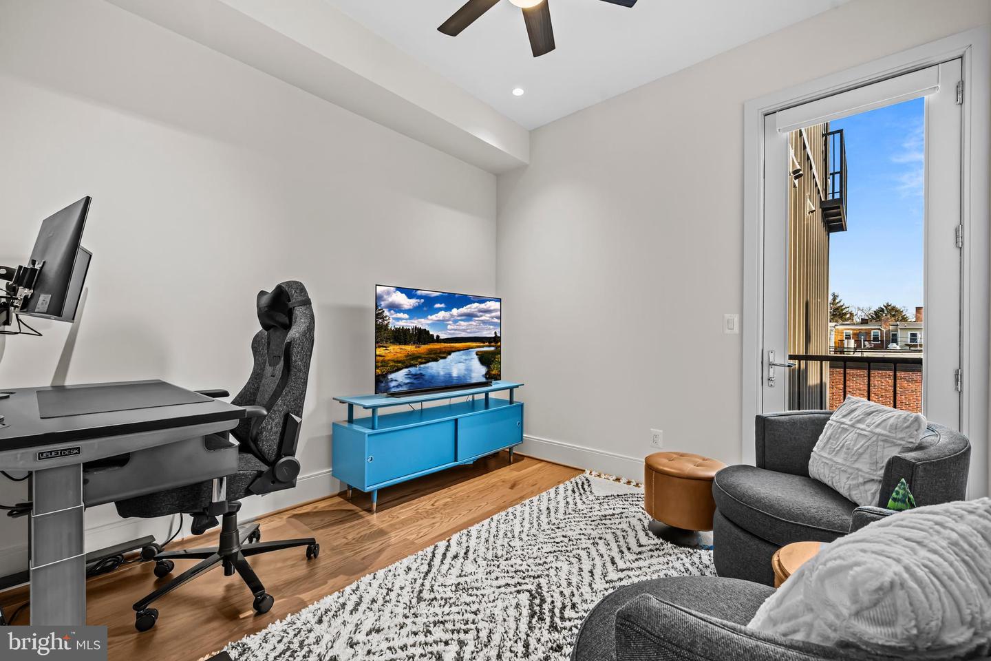 270 15TH ST SE #301, WASHINGTON, District Of Columbia 20003, 2 Bedrooms Bedrooms, ,2 BathroomsBathrooms,Residential,For sale,270 15TH ST SE #301,DCDC2239468 MLS # DCDC2239468