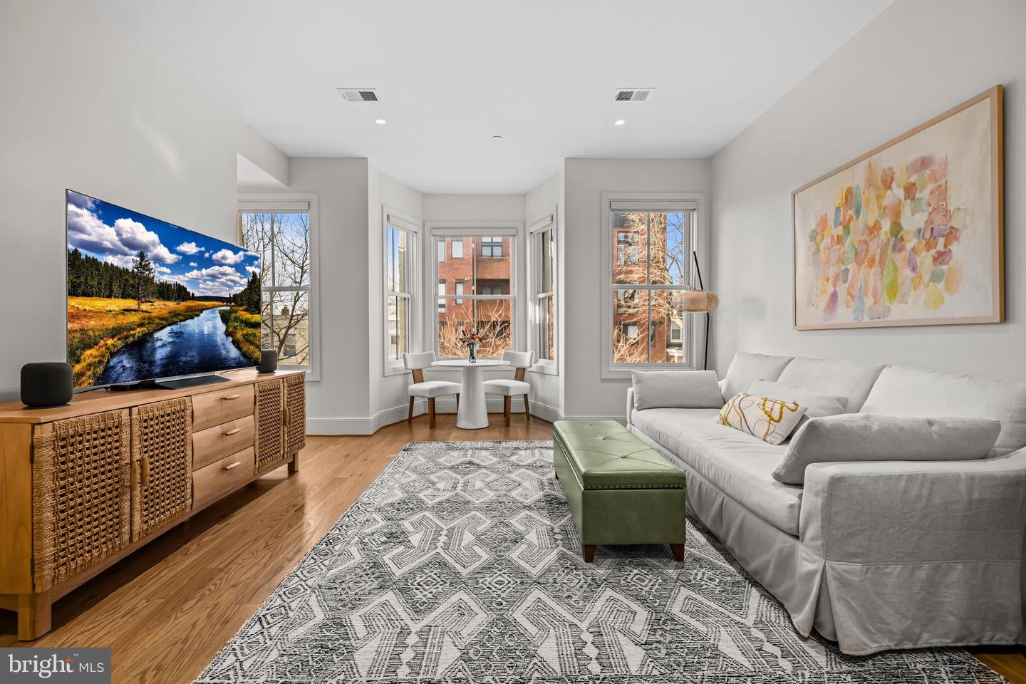 270 15TH ST SE #301, WASHINGTON, District Of Columbia 20003, 2 Bedrooms Bedrooms, ,2 BathroomsBathrooms,Residential,For sale,270 15TH ST SE #301,DCDC2239468 MLS # DCDC2239468