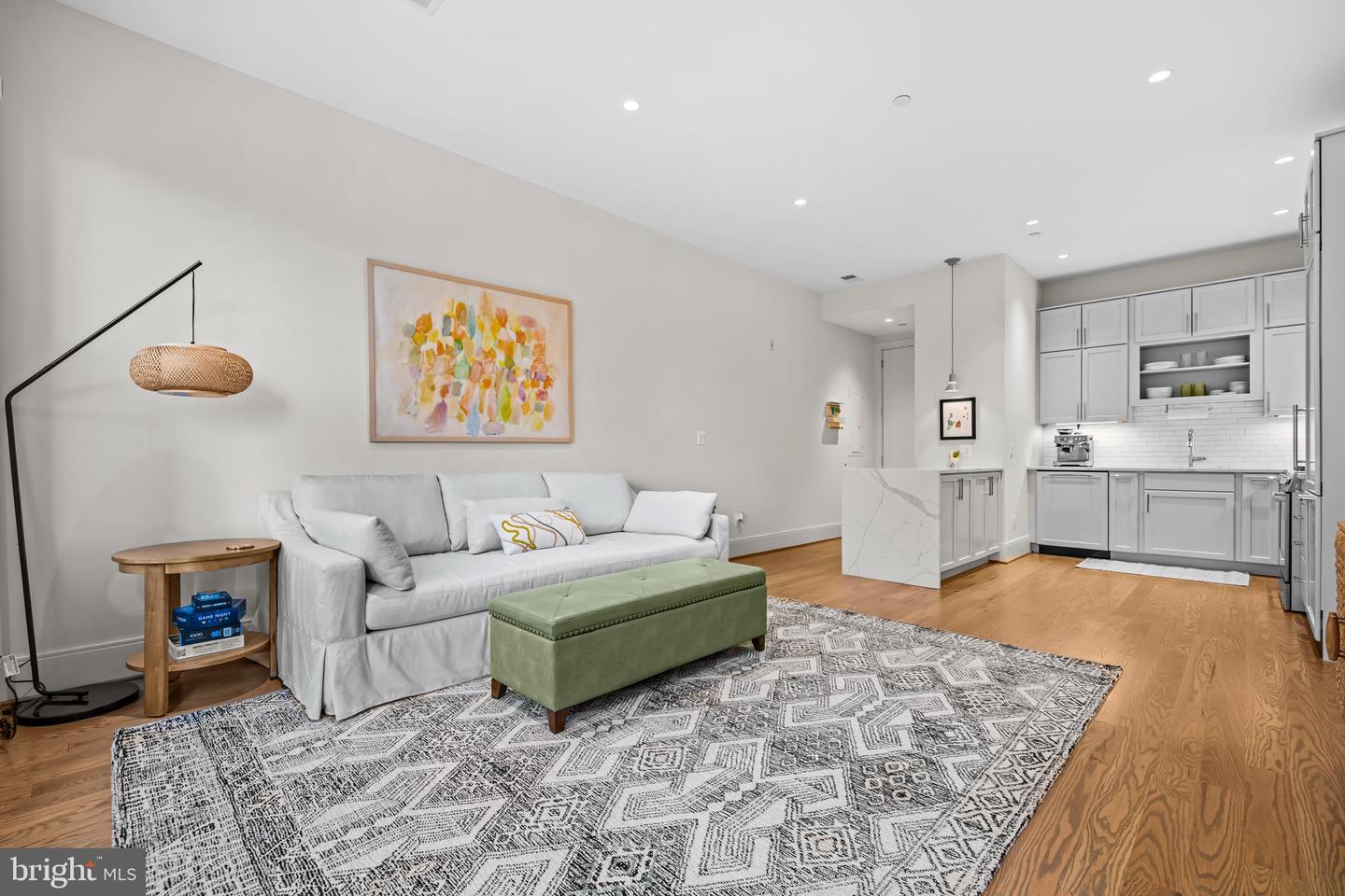 270 15TH ST SE #301, WASHINGTON, District Of Columbia 20003, 2 Bedrooms Bedrooms, ,2 BathroomsBathrooms,Residential,For sale,270 15TH ST SE #301,DCDC2239468 MLS # DCDC2239468