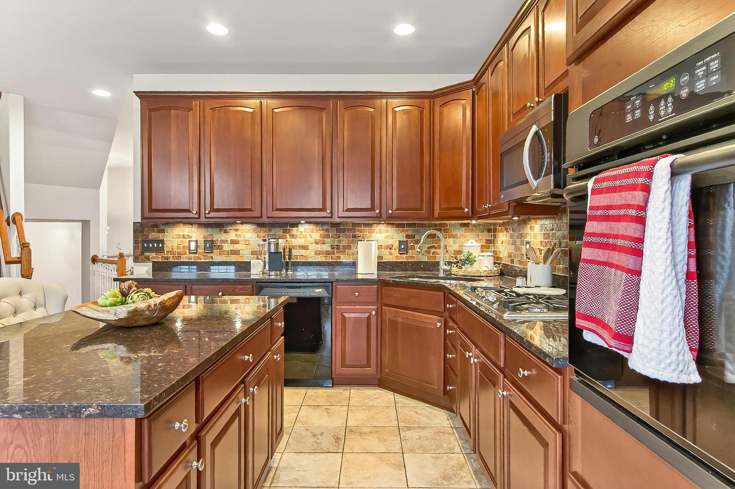 8378 OLD VICARAGE ST, LORTON, Virginia 22079, 3 Bedrooms Bedrooms, ,3 BathroomsBathrooms,Residential,For sale,8378 OLD VICARAGE ST,VAFX2283988 MLS # VAFX2283988