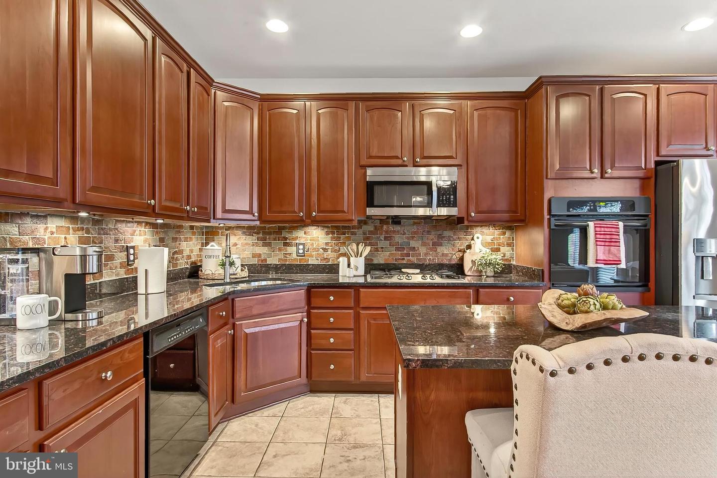 8378 OLD VICARAGE ST, LORTON, Virginia 22079, 3 Bedrooms Bedrooms, ,3 BathroomsBathrooms,Residential,For sale,8378 OLD VICARAGE ST,VAFX2283988 MLS # VAFX2283988