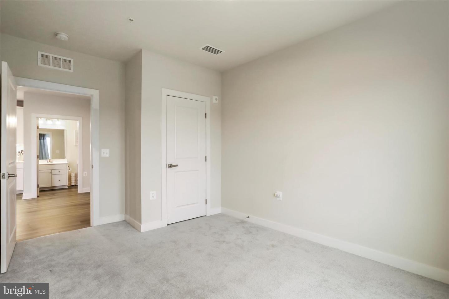 151 MCCORMICK #203, WINCHESTER, Virginia 22602, 2 Bedrooms Bedrooms, ,2 BathroomsBathrooms,Residential,For sale,151 MCCORMICK #203,VAFV2038694 MLS # VAFV2038694