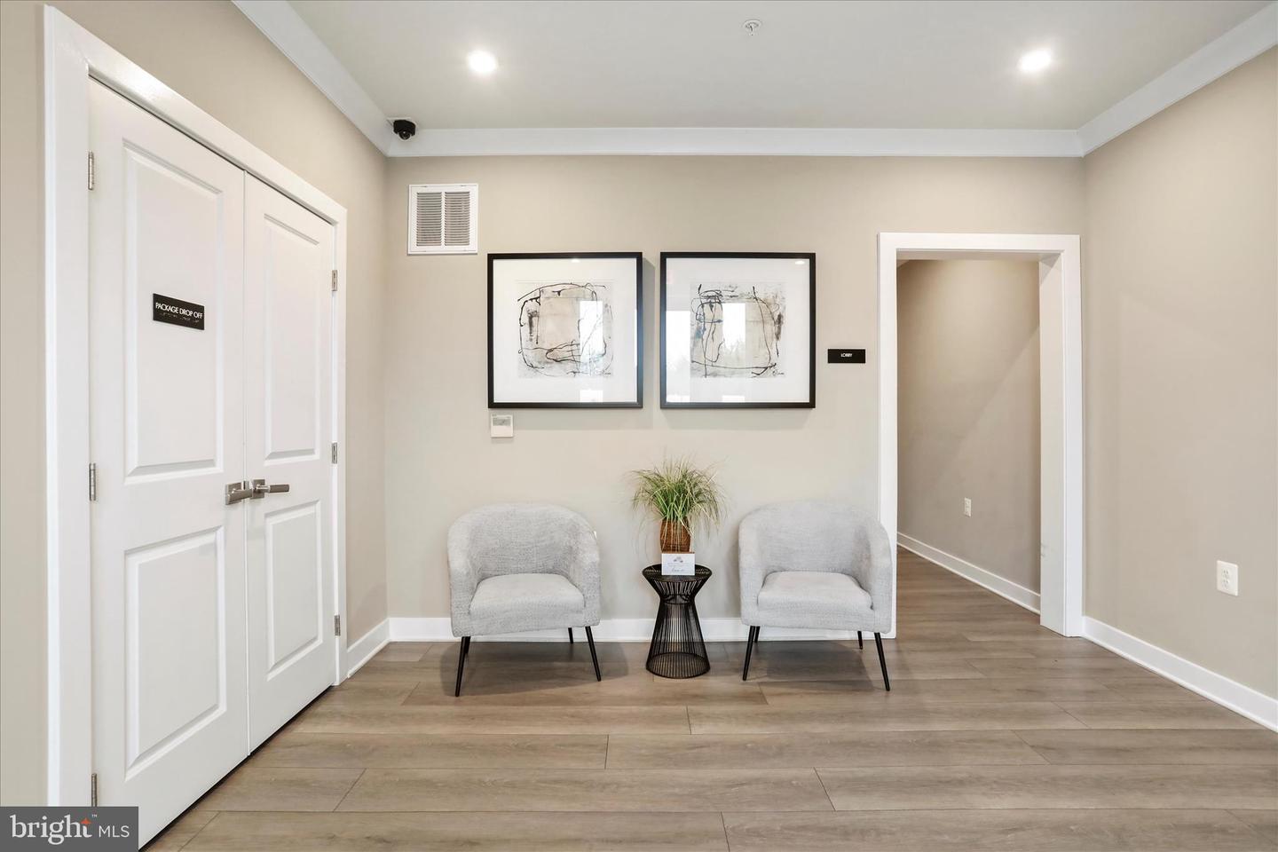 151 MCCORMICK #203, WINCHESTER, Virginia 22602, 2 Bedrooms Bedrooms, ,2 BathroomsBathrooms,Residential,For sale,151 MCCORMICK #203,VAFV2038694 MLS # VAFV2038694