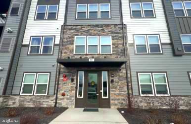 151 MCCORMICK #203, WINCHESTER, Virginia 22602, 2 Bedrooms Bedrooms, ,2 BathroomsBathrooms,Residential,For sale,151 MCCORMICK #203,VAFV2038694 MLS # VAFV2038694