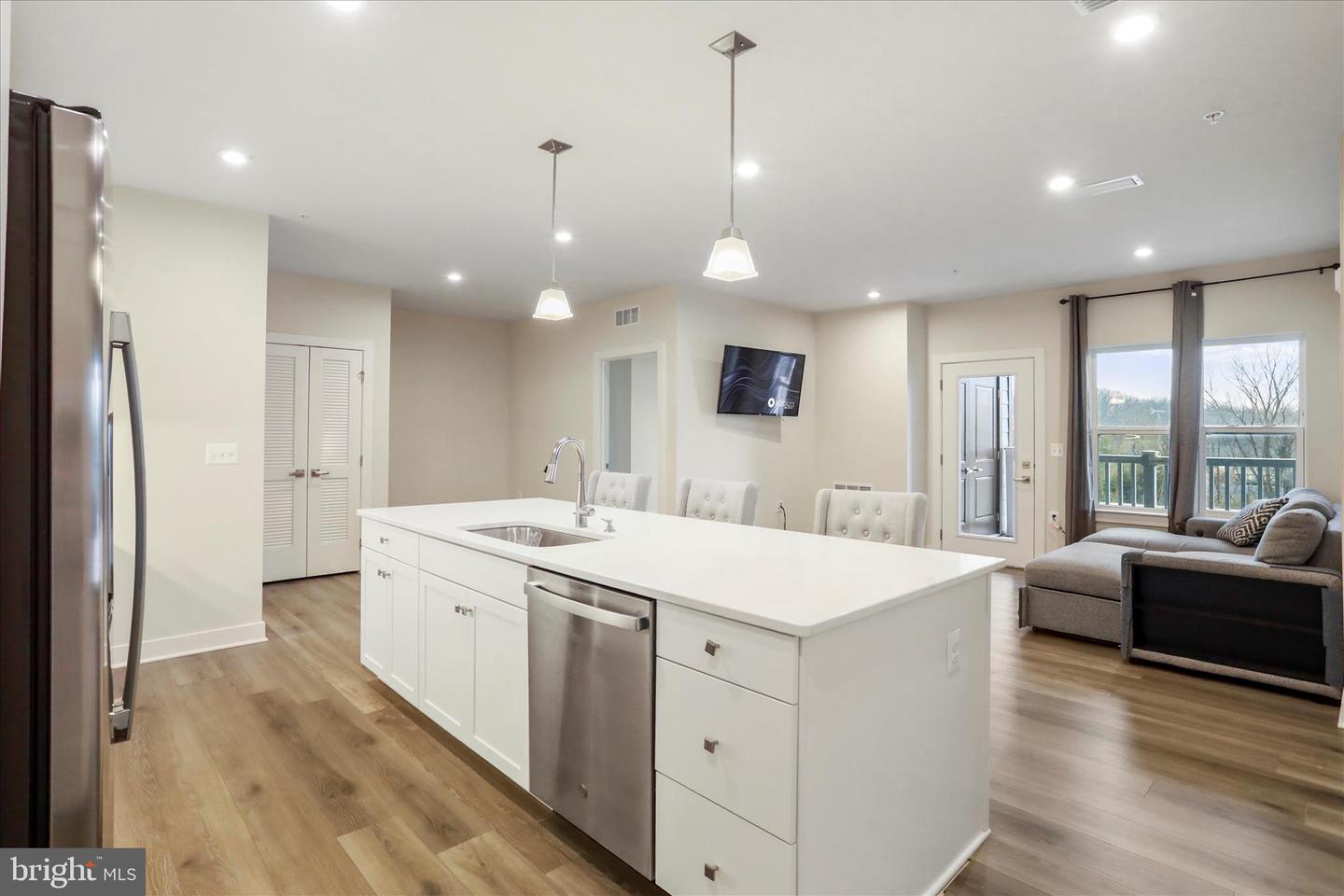 151 MCCORMICK #203, WINCHESTER, Virginia 22602, 2 Bedrooms Bedrooms, ,2 BathroomsBathrooms,Residential,For sale,151 MCCORMICK #203,VAFV2038694 MLS # VAFV2038694