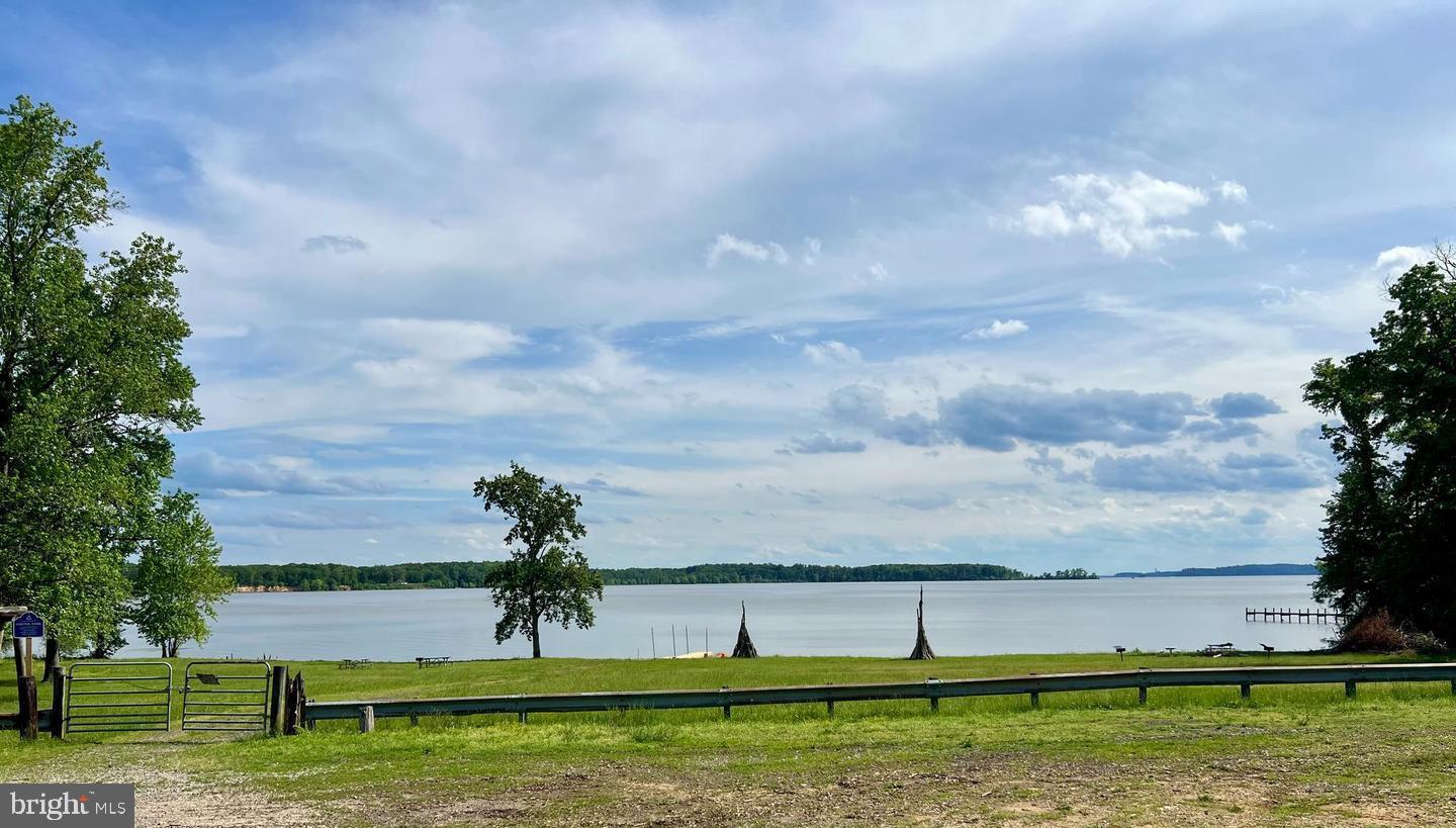 10809 BELMONT BLVD, LORTON, Virginia 22079, 4 Bedrooms Bedrooms, ,3 BathroomsBathrooms,Residential,For sale,10809 BELMONT BLVD,VAFX2284034 MLS # VAFX2284034