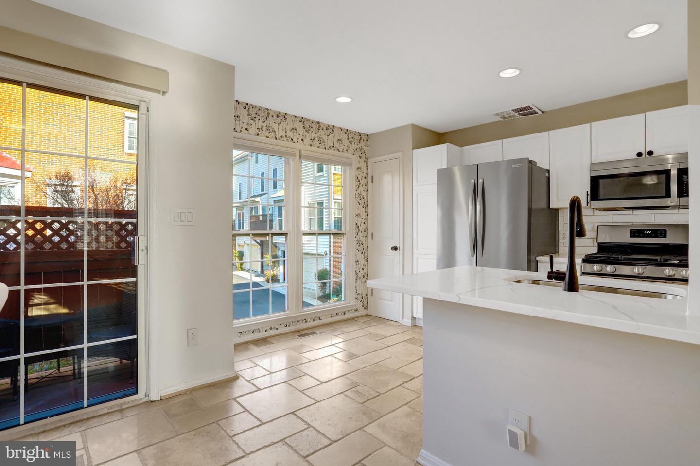 2422 N HAMPTON DR, ALEXANDRIA, Virginia 22311, 3 Bedrooms Bedrooms, ,2 BathroomsBathrooms,Residential,For sale,2422 N HAMPTON DR,VAAX2052818 MLS # VAAX2052818