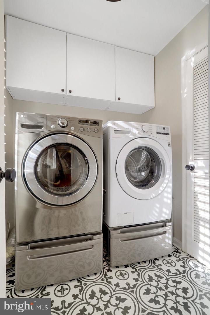 2422 N HAMPTON DR, ALEXANDRIA, Virginia 22311, 3 Bedrooms Bedrooms, ,2 BathroomsBathrooms,Residential,For sale,2422 N HAMPTON DR,VAAX2052818 MLS # VAAX2052818