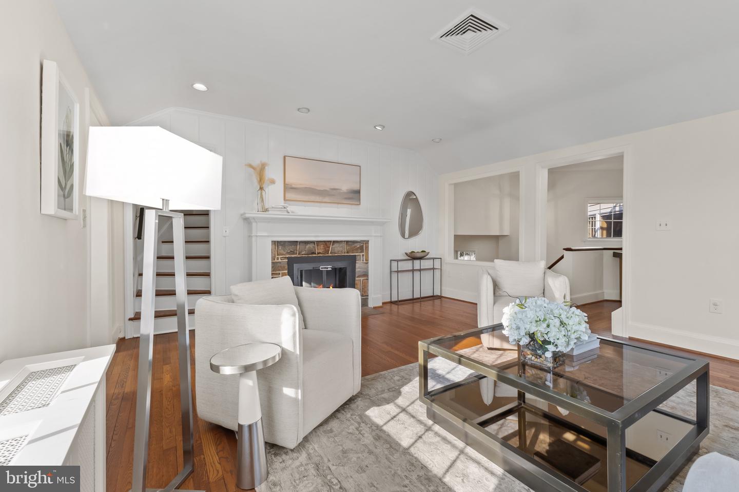 407 TYLER PL, ALEXANDRIA, Virginia 22302, 4 Bedrooms Bedrooms, ,4 BathroomsBathrooms,Residential,For sale,407 TYLER PL,VAAX2052852 MLS # VAAX2052852