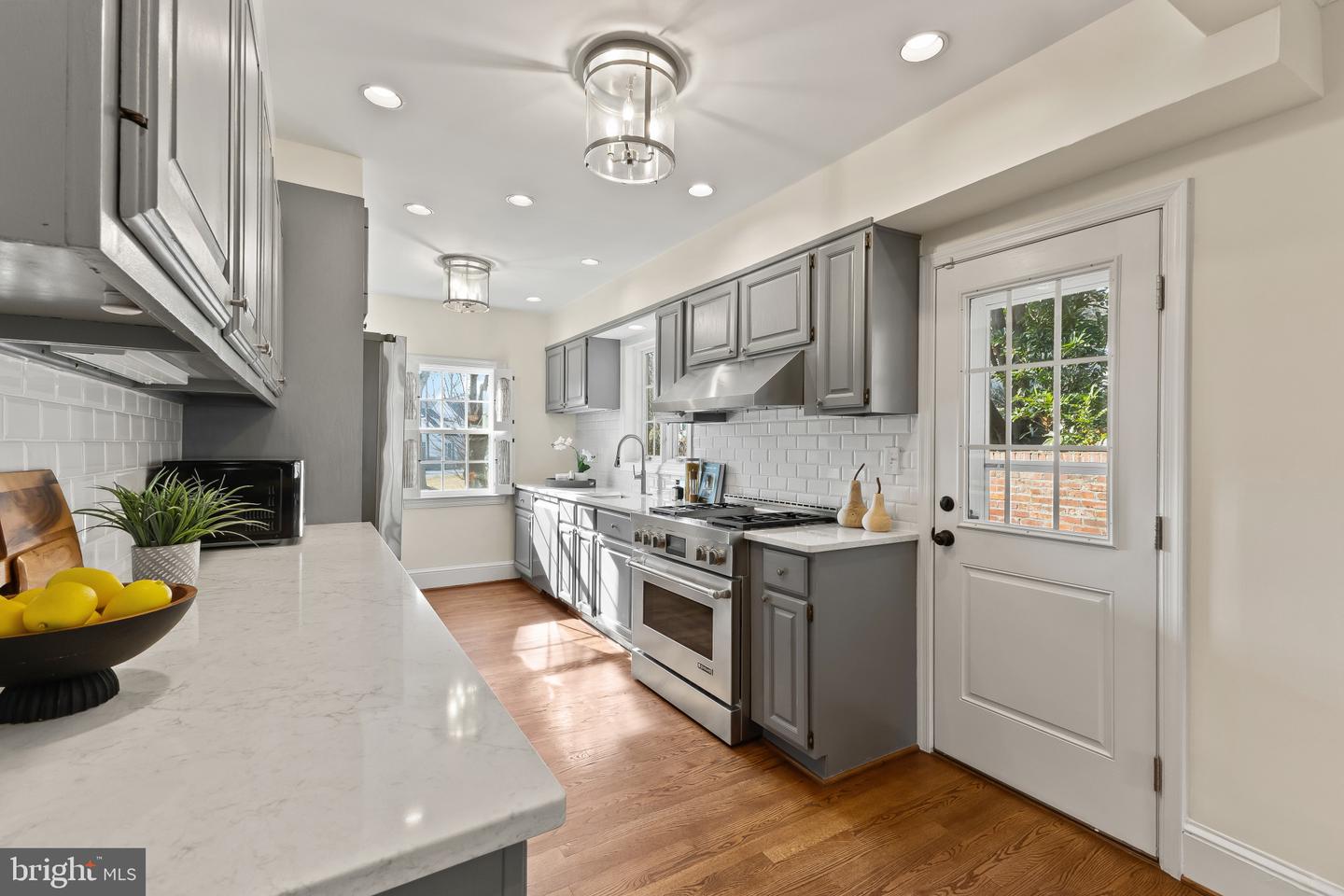 407 TYLER PL, ALEXANDRIA, Virginia 22302, 4 Bedrooms Bedrooms, ,4 BathroomsBathrooms,Residential,For sale,407 TYLER PL,VAAX2052852 MLS # VAAX2052852