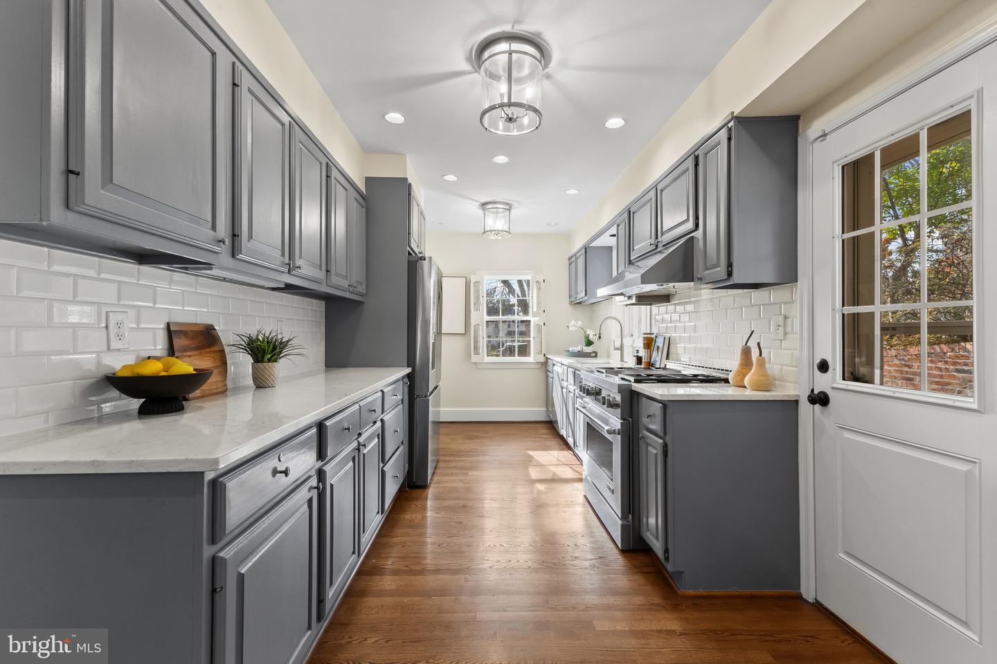 407 TYLER PL, ALEXANDRIA, Virginia 22302, 4 Bedrooms Bedrooms, ,4 BathroomsBathrooms,Residential,For sale,407 TYLER PL,VAAX2052852 MLS # VAAX2052852