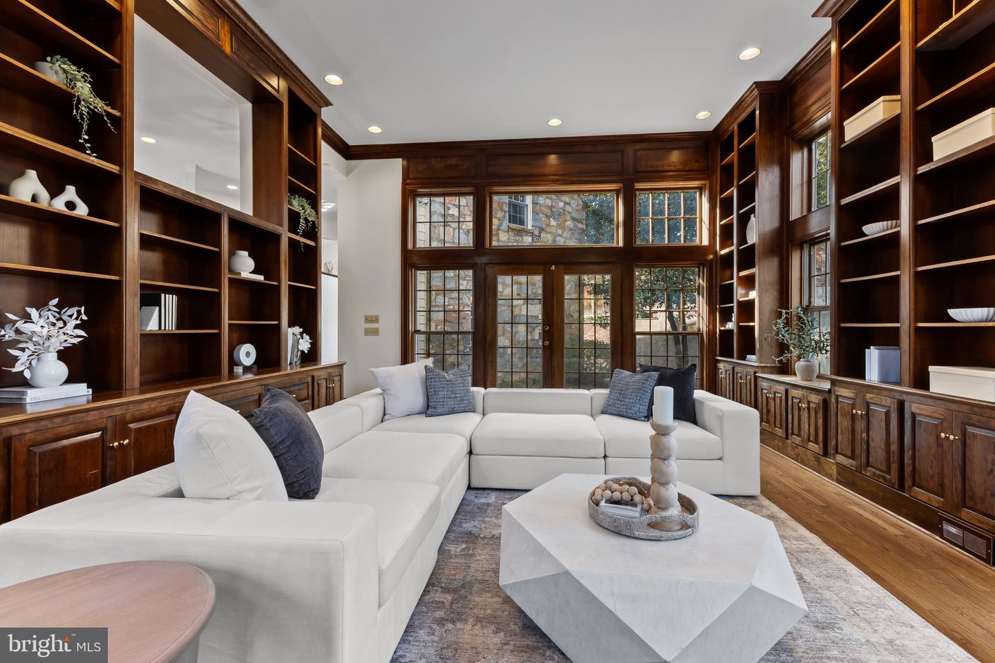 407 TYLER PL, ALEXANDRIA, Virginia 22302, 4 Bedrooms Bedrooms, ,4 BathroomsBathrooms,Residential,For sale,407 TYLER PL,VAAX2052852 MLS # VAAX2052852