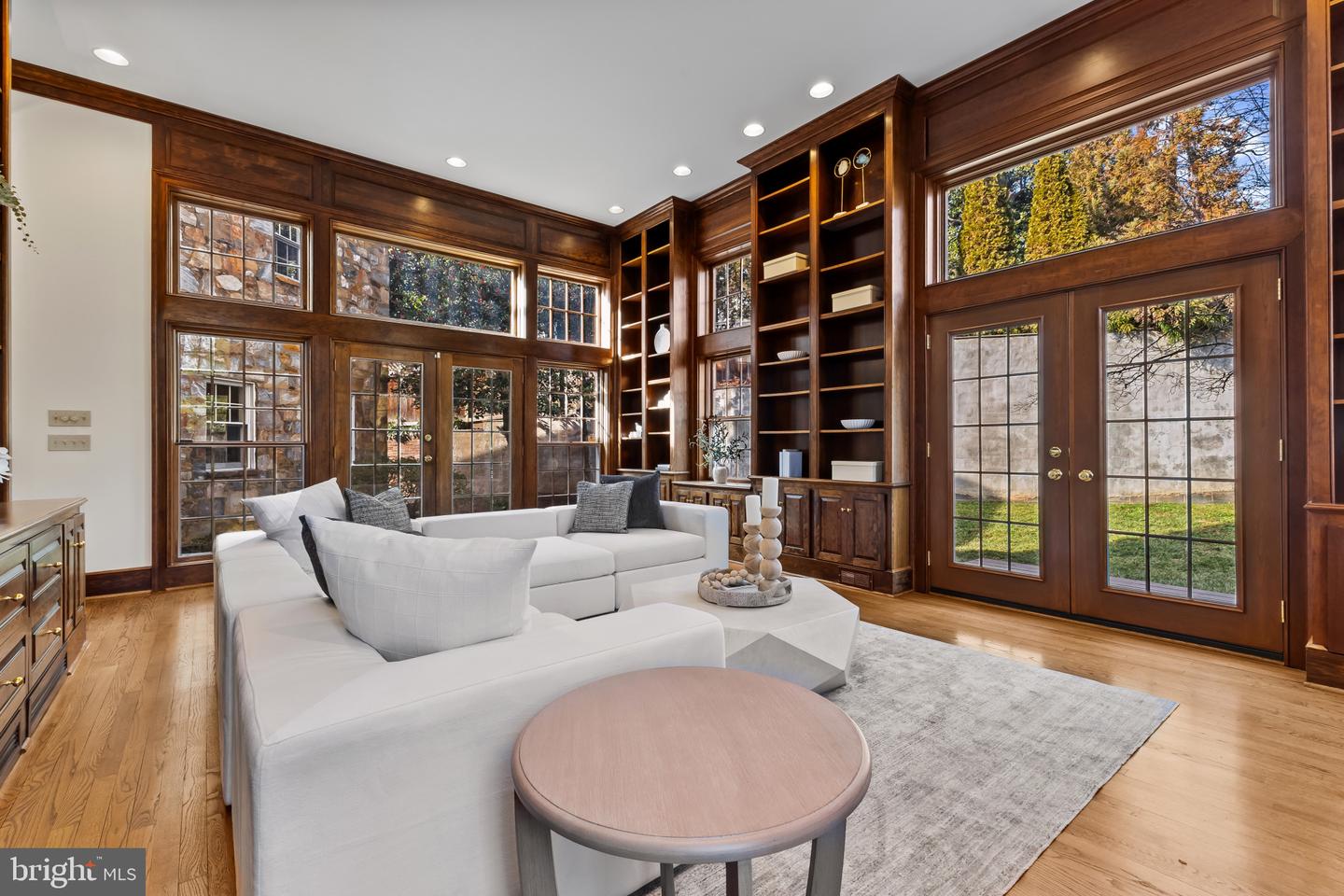 407 TYLER PL, ALEXANDRIA, Virginia 22302, 4 Bedrooms Bedrooms, ,4 BathroomsBathrooms,Residential,For sale,407 TYLER PL,VAAX2052852 MLS # VAAX2052852