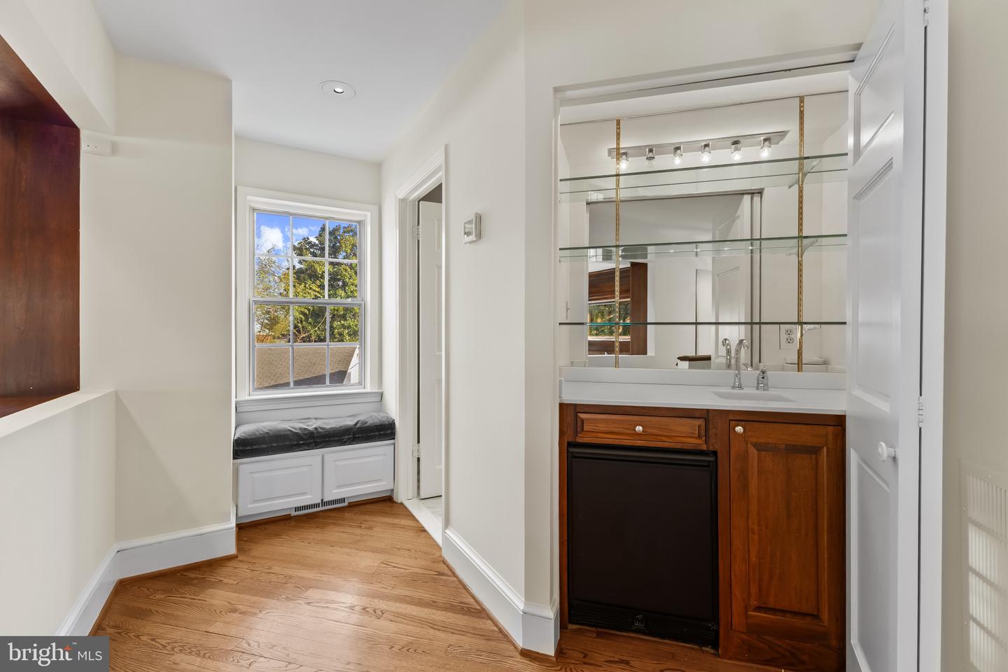 407 TYLER PL, ALEXANDRIA, Virginia 22302, 4 Bedrooms Bedrooms, ,4 BathroomsBathrooms,Residential,For sale,407 TYLER PL,VAAX2052852 MLS # VAAX2052852