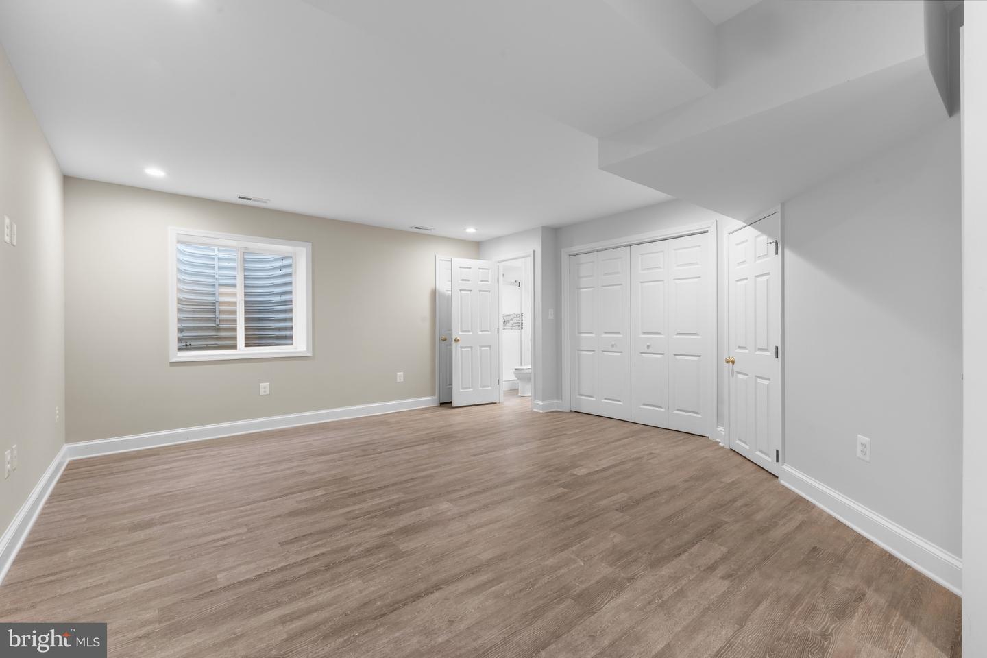 407 TYLER PL, ALEXANDRIA, Virginia 22302, 4 Bedrooms Bedrooms, ,4 BathroomsBathrooms,Residential,For sale,407 TYLER PL,VAAX2052852 MLS # VAAX2052852