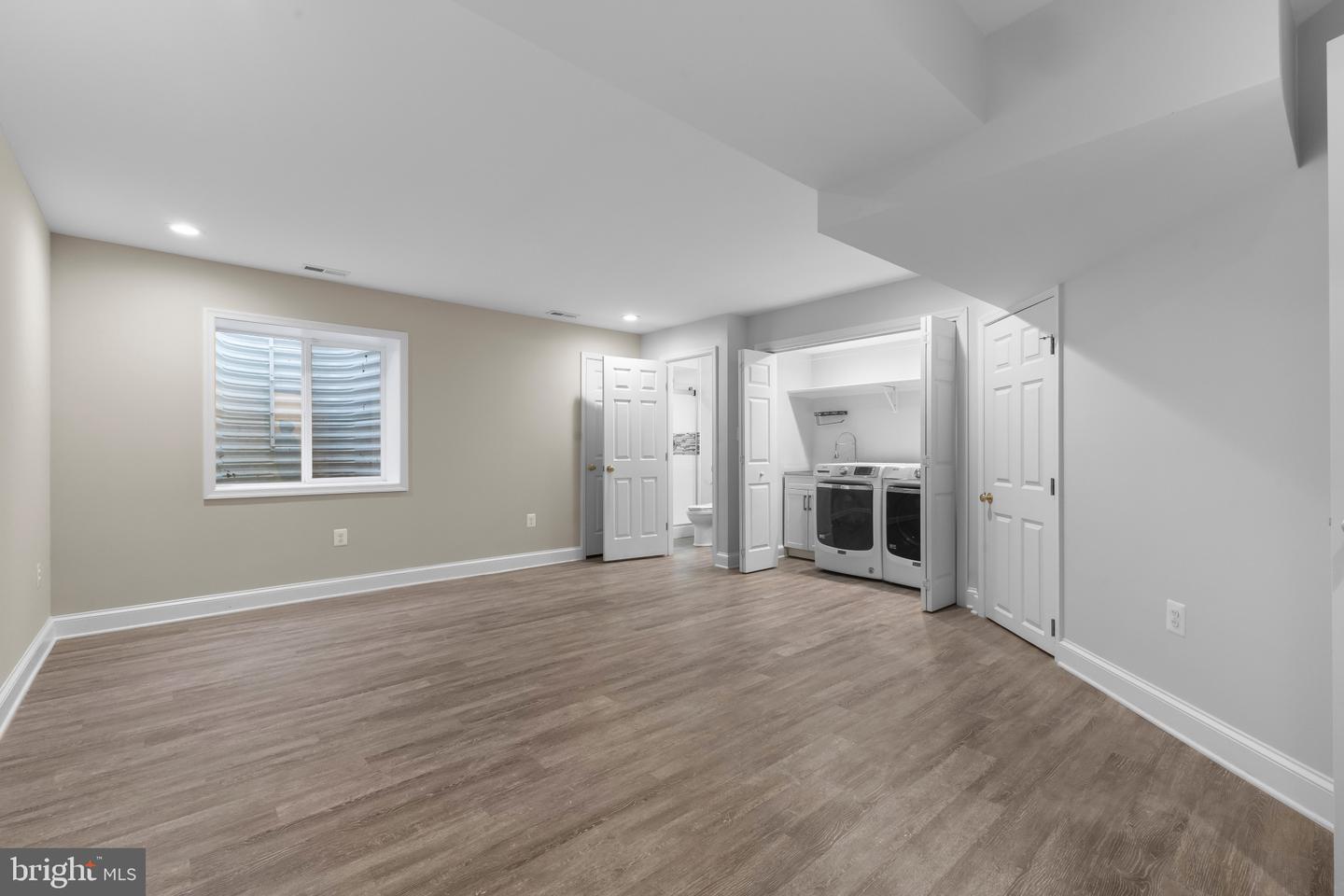 407 TYLER PL, ALEXANDRIA, Virginia 22302, 4 Bedrooms Bedrooms, ,4 BathroomsBathrooms,Residential,For sale,407 TYLER PL,VAAX2052852 MLS # VAAX2052852