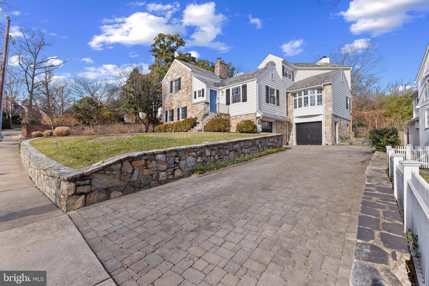 407 TYLER PL, ALEXANDRIA, Virginia 22302, 4 Bedrooms Bedrooms, ,4 BathroomsBathrooms,Residential,For sale,407 TYLER PL,VAAX2052852 MLS # VAAX2052852