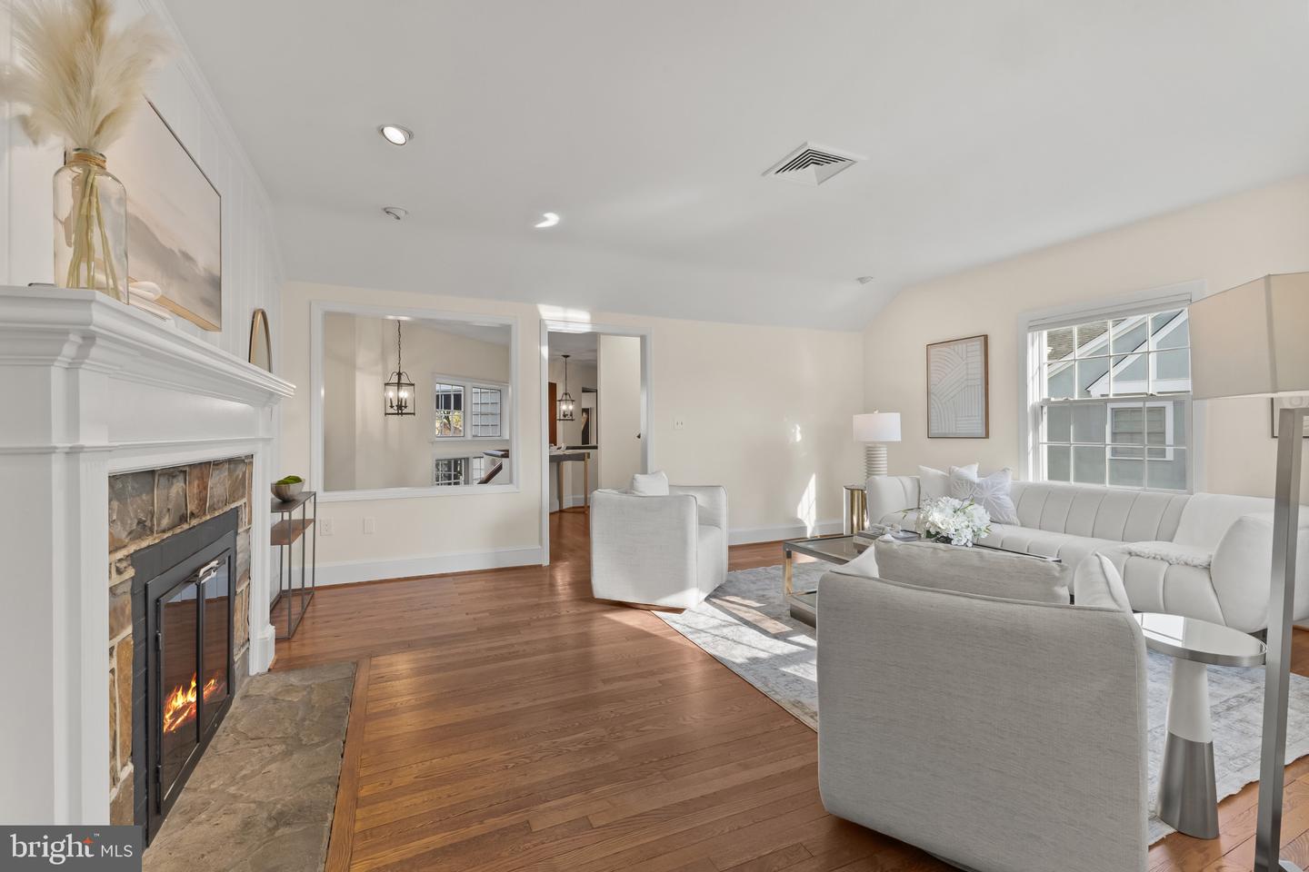 407 TYLER PL, ALEXANDRIA, Virginia 22302, 4 Bedrooms Bedrooms, ,4 BathroomsBathrooms,Residential,For sale,407 TYLER PL,VAAX2052852 MLS # VAAX2052852