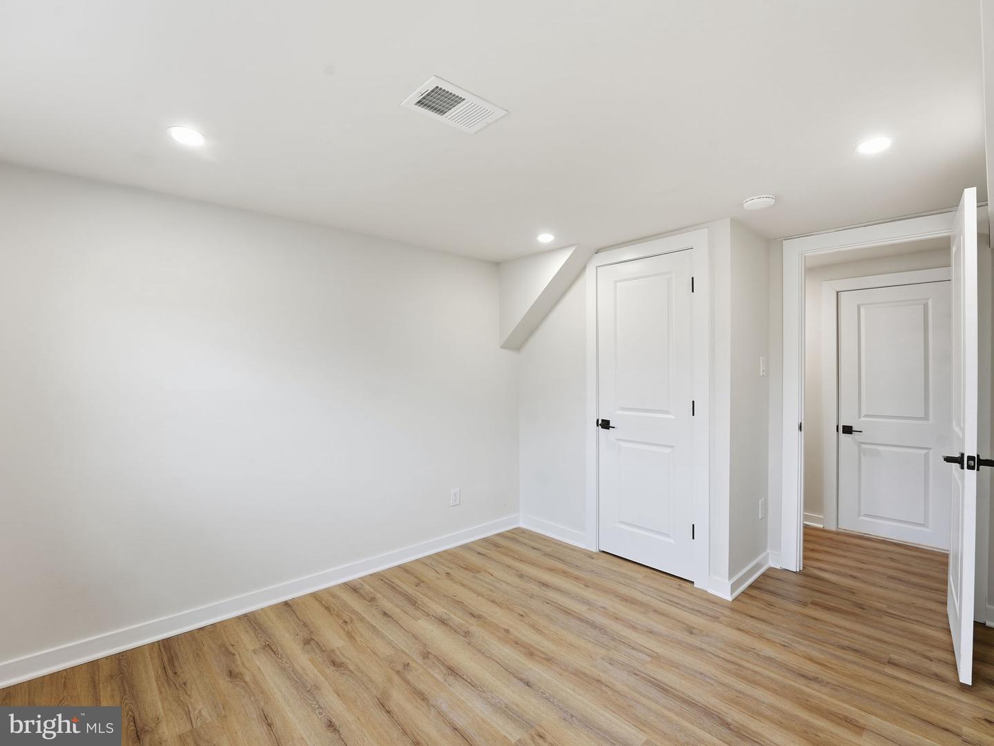 7113 FALCON ST, ANNANDALE, Virginia 22003, 4 Bedrooms Bedrooms, ,2 BathroomsBathrooms,Residential,For sale,7113 FALCON ST,VAFX2284304 MLS # VAFX2284304