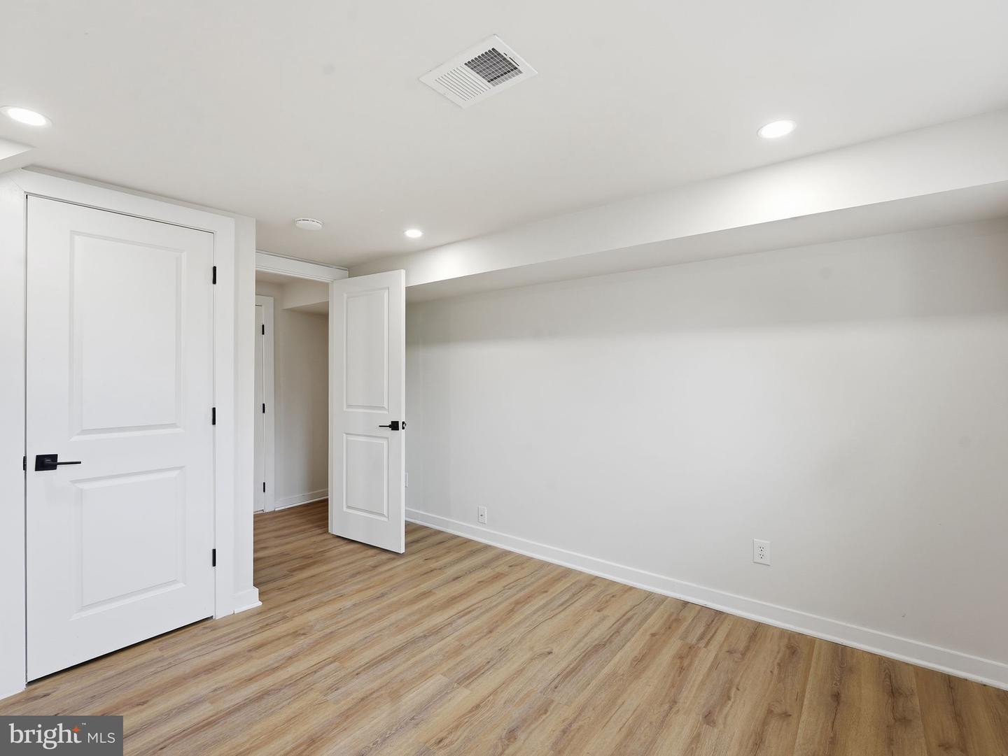 7113 FALCON ST, ANNANDALE, Virginia 22003, 4 Bedrooms Bedrooms, ,2 BathroomsBathrooms,Residential,For sale,7113 FALCON ST,VAFX2284304 MLS # VAFX2284304