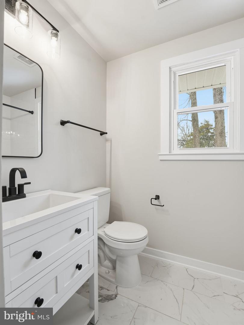 7113 FALCON ST, ANNANDALE, Virginia 22003, 4 Bedrooms Bedrooms, ,2 BathroomsBathrooms,Residential,For sale,7113 FALCON ST,VAFX2284304 MLS # VAFX2284304