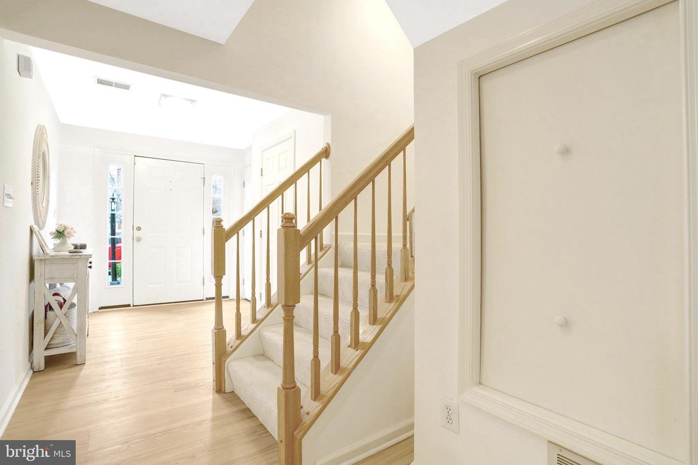 2019 N BUCHANAN CT, ARLINGTON, Virginia 22207, 3 Bedrooms Bedrooms, ,2 BathroomsBathrooms,Residential,For sale,2019 N BUCHANAN CT,VAAR2067374 MLS # VAAR2067374