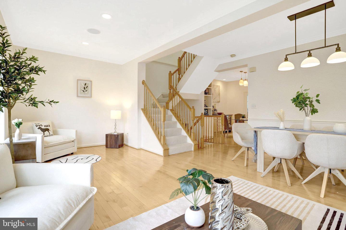 2019 N BUCHANAN CT, ARLINGTON, Virginia 22207, 3 Bedrooms Bedrooms, ,2 BathroomsBathrooms,Residential,For sale,2019 N BUCHANAN CT,VAAR2067374 MLS # VAAR2067374