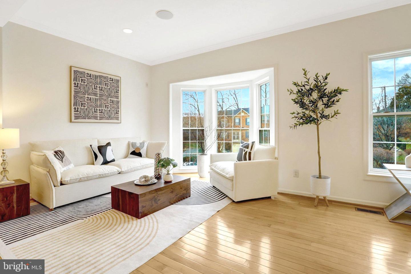 2019 N BUCHANAN CT, ARLINGTON, Virginia 22207, 3 Bedrooms Bedrooms, ,2 BathroomsBathrooms,Residential,For sale,2019 N BUCHANAN CT,VAAR2067374 MLS # VAAR2067374