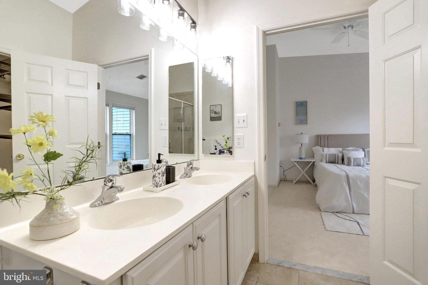 2019 N BUCHANAN CT, ARLINGTON, Virginia 22207, 3 Bedrooms Bedrooms, ,2 BathroomsBathrooms,Residential,For sale,2019 N BUCHANAN CT,VAAR2067374 MLS # VAAR2067374