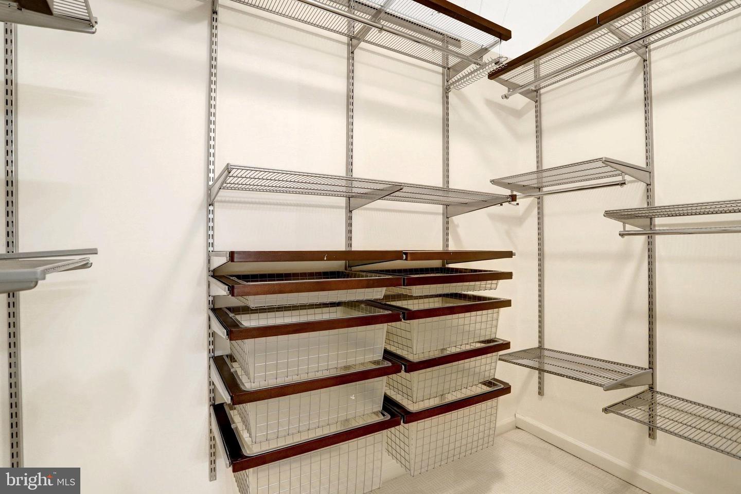 2019 N BUCHANAN CT, ARLINGTON, Virginia 22207, 3 Bedrooms Bedrooms, ,2 BathroomsBathrooms,Residential,For sale,2019 N BUCHANAN CT,VAAR2067374 MLS # VAAR2067374