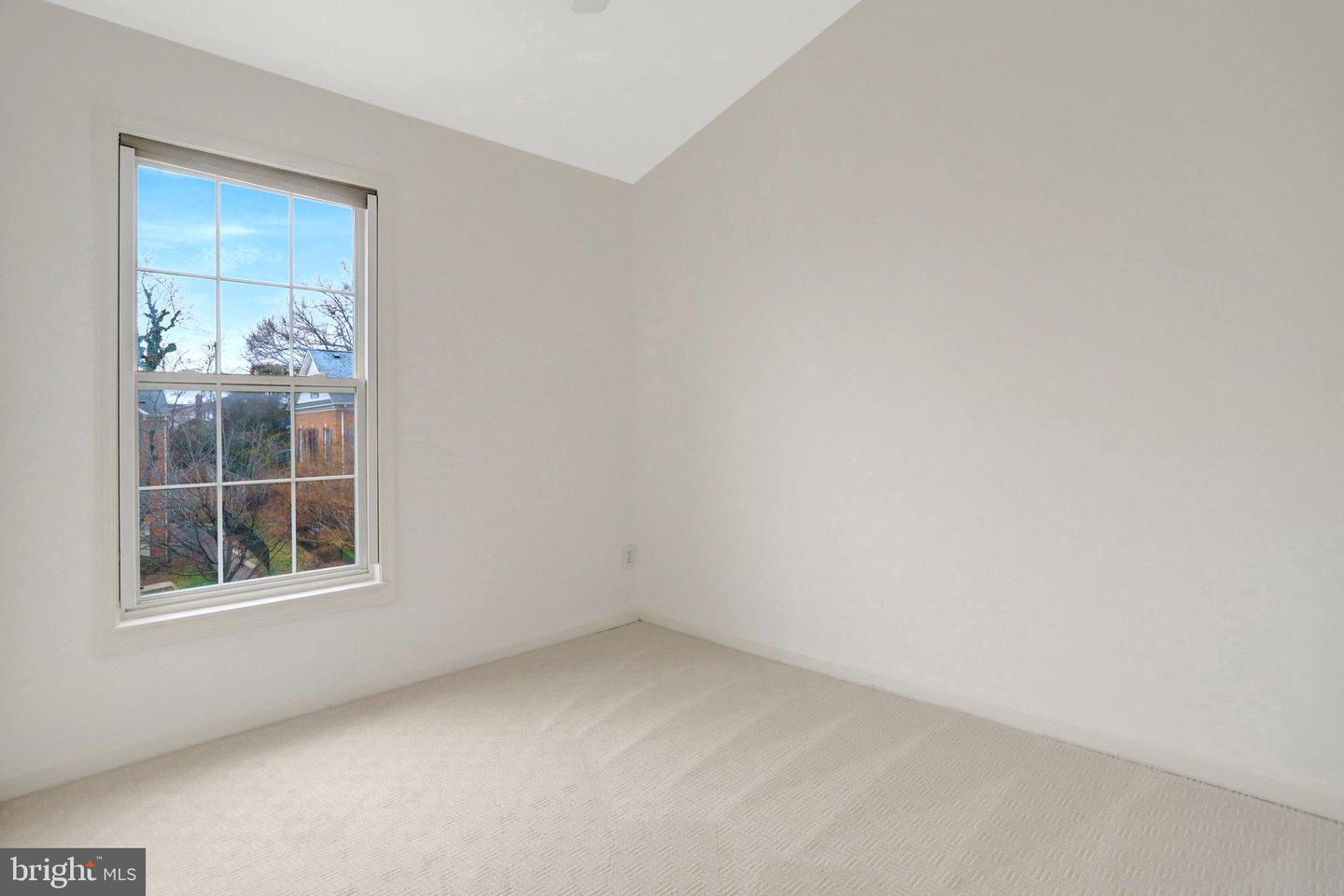 2019 N BUCHANAN CT, ARLINGTON, Virginia 22207, 3 Bedrooms Bedrooms, ,2 BathroomsBathrooms,Residential,For sale,2019 N BUCHANAN CT,VAAR2067374 MLS # VAAR2067374