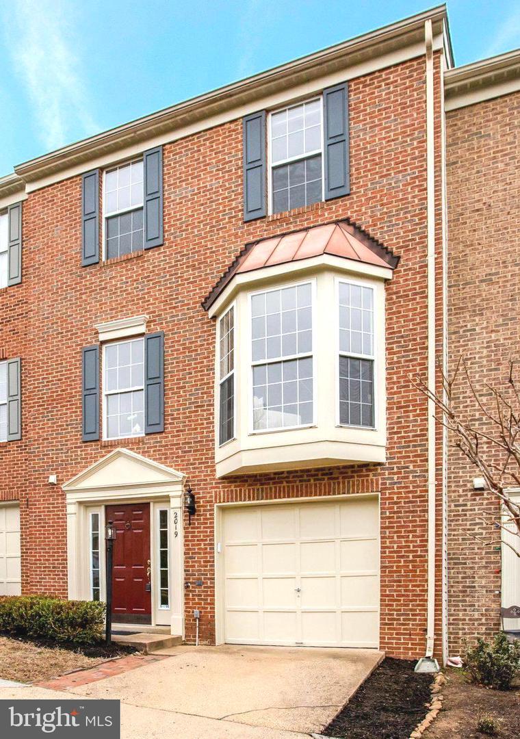 2019 N BUCHANAN CT, ARLINGTON, Virginia 22207, 3 Bedrooms Bedrooms, ,2 BathroomsBathrooms,Residential,For sale,2019 N BUCHANAN CT,VAAR2067374 MLS # VAAR2067374