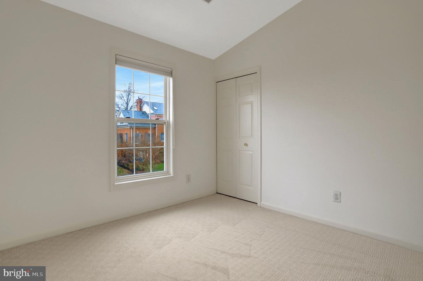 2019 N BUCHANAN CT, ARLINGTON, Virginia 22207, 3 Bedrooms Bedrooms, ,2 BathroomsBathrooms,Residential,For sale,2019 N BUCHANAN CT,VAAR2067374 MLS # VAAR2067374