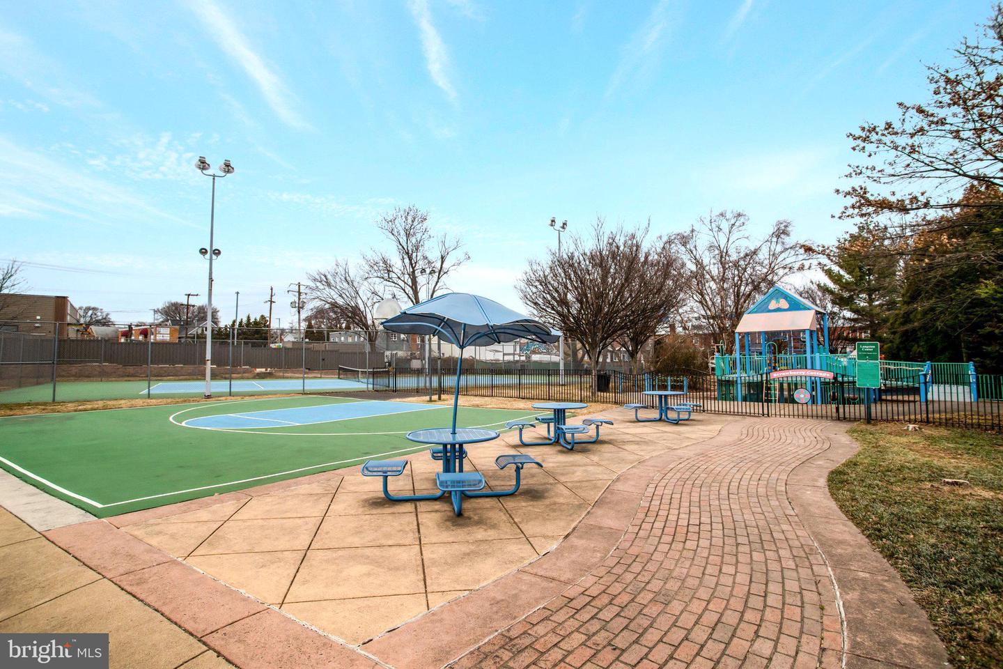 2019 N BUCHANAN CT, ARLINGTON, Virginia 22207, 3 Bedrooms Bedrooms, ,2 BathroomsBathrooms,Residential,For sale,2019 N BUCHANAN CT,VAAR2067374 MLS # VAAR2067374