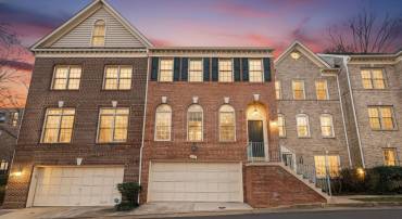 103 REES PL, FALLS CHURCH, Virginia 22046, 3 Bedrooms Bedrooms, ,3 BathroomsBathrooms,Residential,For sale,103 REES PL,VAFA2003510 MLS # VAFA2003510