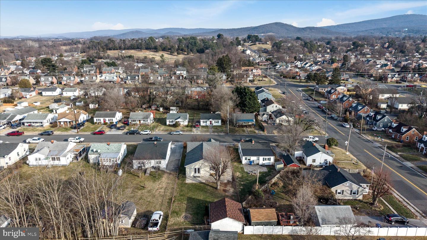 412 BELAIR AVE, FRONT ROYAL, Virginia 22630, 4 Bedrooms Bedrooms, 10 Rooms Rooms,2 BathroomsBathrooms,Residential,For sale,412 BELAIR AVE,VAWR2013052 MLS # VAWR2013052