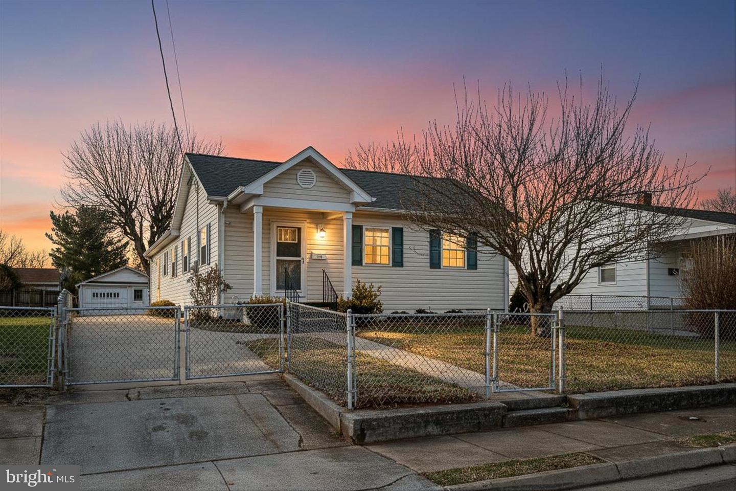 412 BELAIR AVE, FRONT ROYAL, Virginia 22630, 4 Bedrooms Bedrooms, 10 Rooms Rooms,2 BathroomsBathrooms,Residential,For sale,412 BELAIR AVE,VAWR2013052 MLS # VAWR2013052