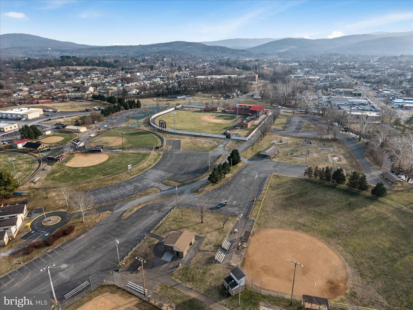 412 BELAIR AVE, FRONT ROYAL, Virginia 22630, 4 Bedrooms Bedrooms, 10 Rooms Rooms,2 BathroomsBathrooms,Residential,For sale,412 BELAIR AVE,VAWR2013052 MLS # VAWR2013052