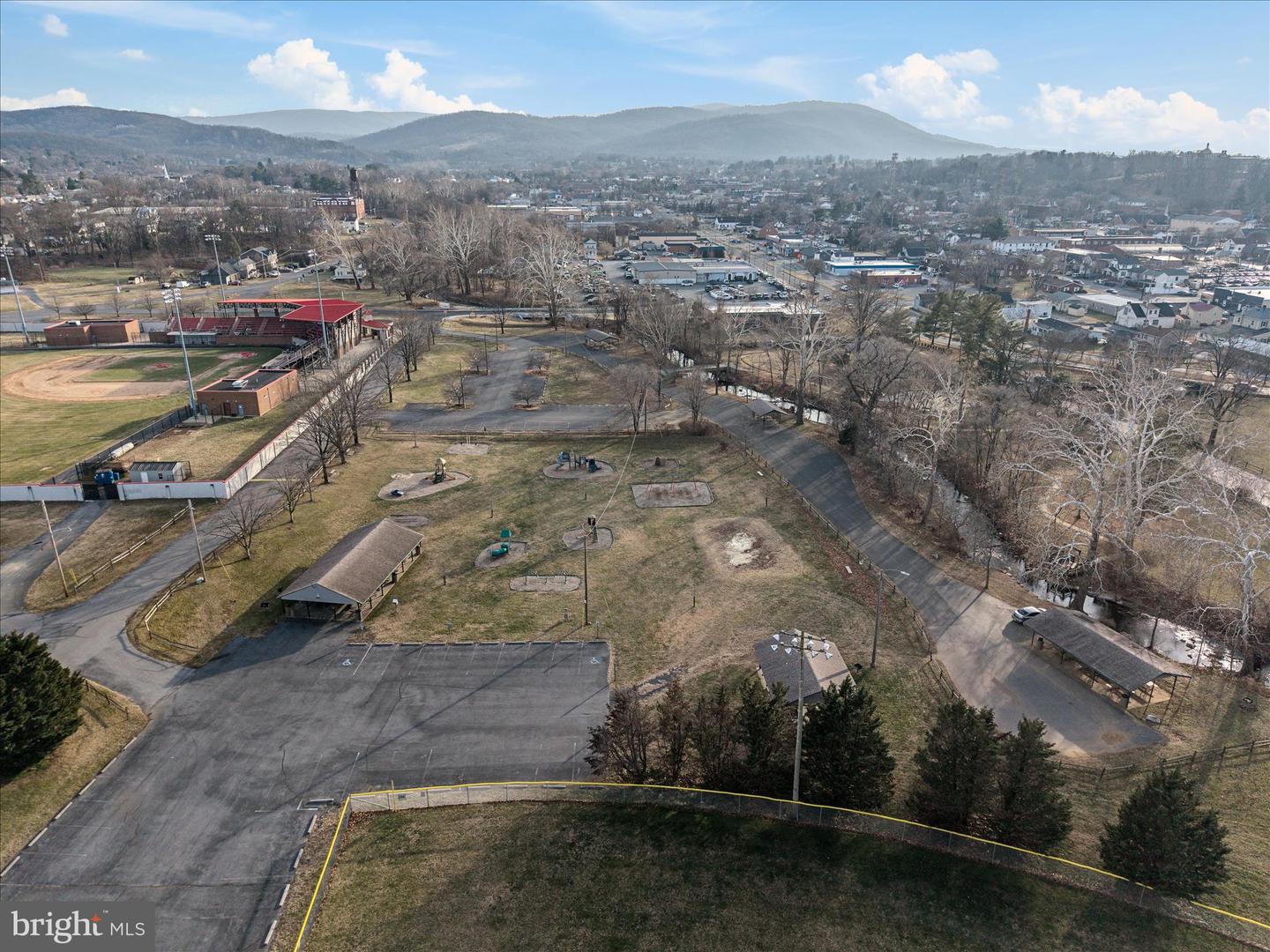 412 BELAIR AVE, FRONT ROYAL, Virginia 22630, 4 Bedrooms Bedrooms, 10 Rooms Rooms,2 BathroomsBathrooms,Residential,For sale,412 BELAIR AVE,VAWR2013052 MLS # VAWR2013052