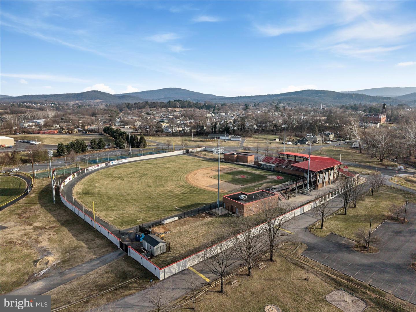 412 BELAIR AVE, FRONT ROYAL, Virginia 22630, 4 Bedrooms Bedrooms, 10 Rooms Rooms,2 BathroomsBathrooms,Residential,For sale,412 BELAIR AVE,VAWR2013052 MLS # VAWR2013052