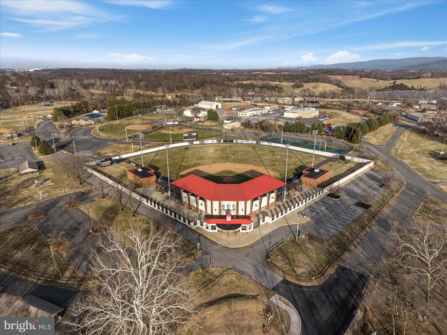 412 BELAIR AVE, FRONT ROYAL, Virginia 22630, 4 Bedrooms Bedrooms, 10 Rooms Rooms,2 BathroomsBathrooms,Residential,For sale,412 BELAIR AVE,VAWR2013052 MLS # VAWR2013052