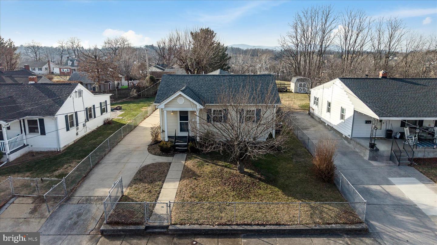 412 BELAIR AVE, FRONT ROYAL, Virginia 22630, 4 Bedrooms Bedrooms, 10 Rooms Rooms,2 BathroomsBathrooms,Residential,For sale,412 BELAIR AVE,VAWR2013052 MLS # VAWR2013052