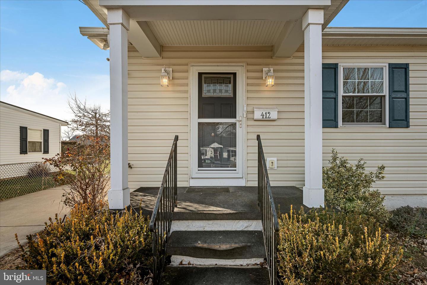 412 BELAIR AVE, FRONT ROYAL, Virginia 22630, 4 Bedrooms Bedrooms, 10 Rooms Rooms,2 BathroomsBathrooms,Residential,For sale,412 BELAIR AVE,VAWR2013052 MLS # VAWR2013052