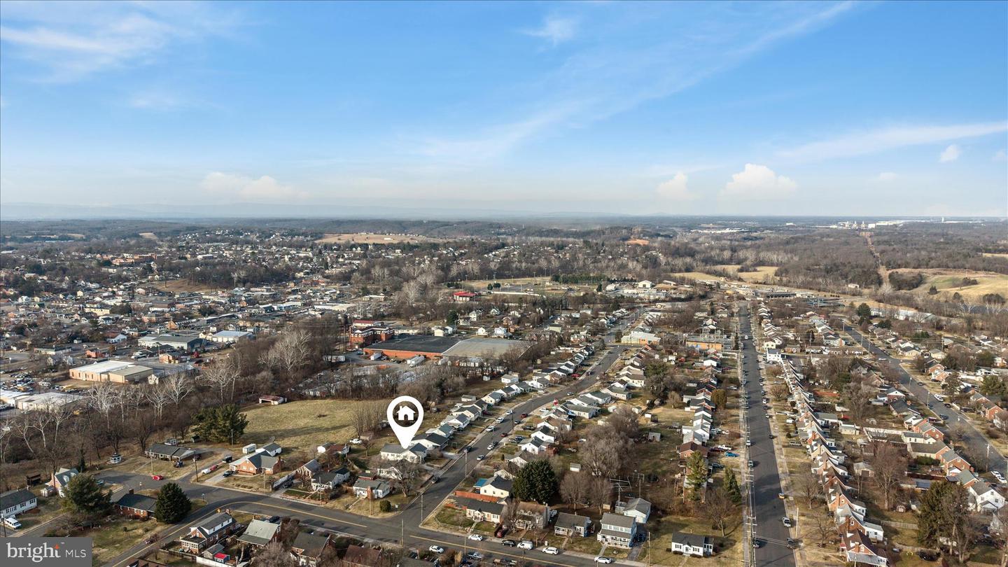 412 BELAIR AVE, FRONT ROYAL, Virginia 22630, 4 Bedrooms Bedrooms, 10 Rooms Rooms,2 BathroomsBathrooms,Residential,For sale,412 BELAIR AVE,VAWR2013052 MLS # VAWR2013052