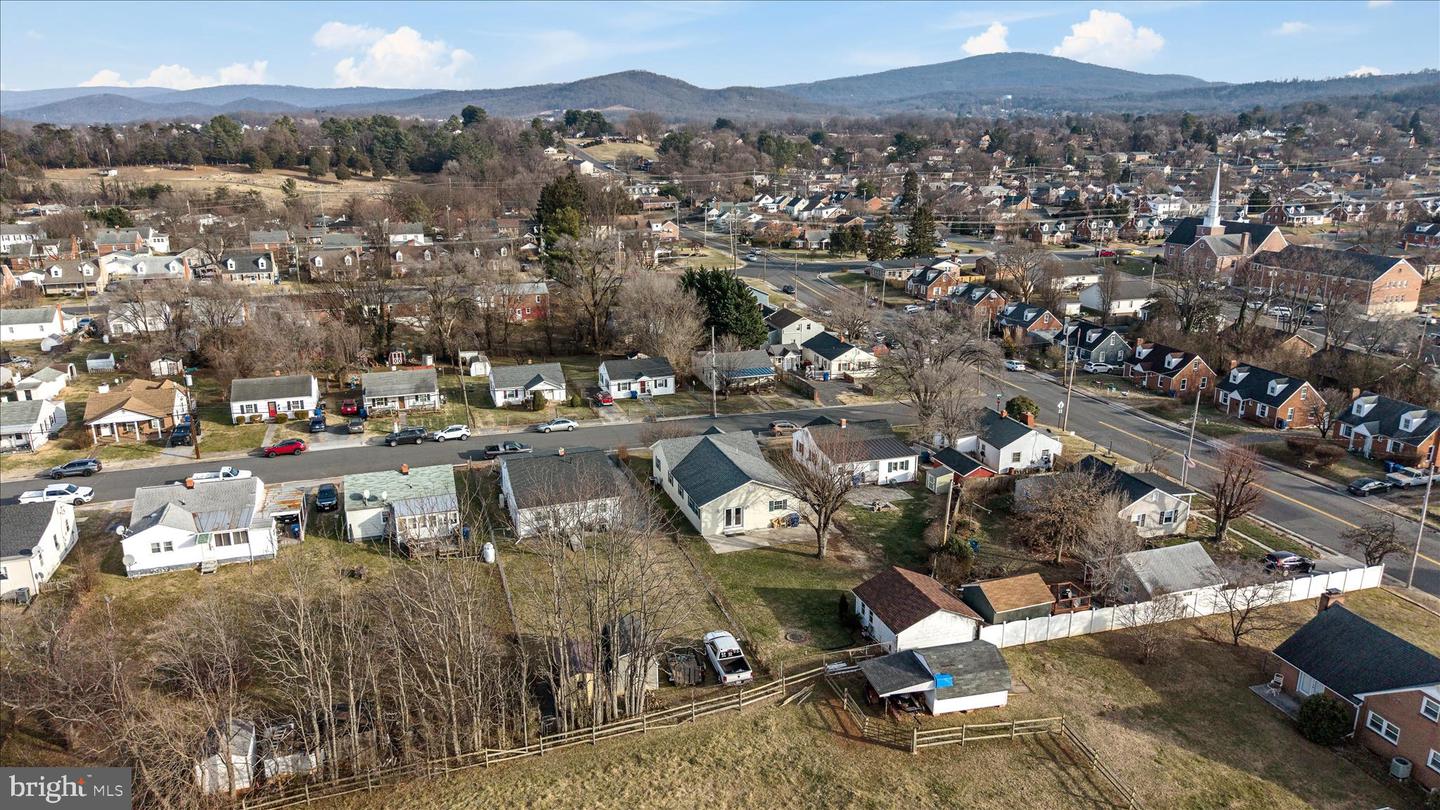 412 BELAIR AVE, FRONT ROYAL, Virginia 22630, 4 Bedrooms Bedrooms, 10 Rooms Rooms,2 BathroomsBathrooms,Residential,For sale,412 BELAIR AVE,VAWR2013052 MLS # VAWR2013052