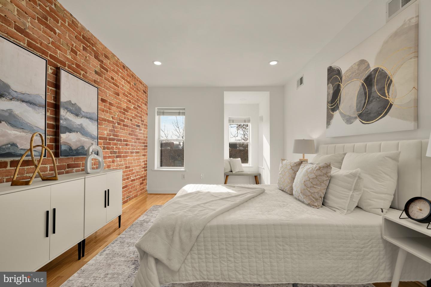 706 L ST SE, WASHINGTON, District Of Columbia 20003, 2 Bedrooms Bedrooms, ,1 BathroomBathrooms,Residential,For sale,706 L ST SE,DCDC2240034 MLS # DCDC2240034